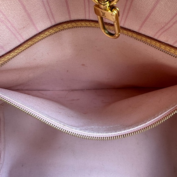 Authentic Louis Vuitton GM Neverfull - Picture 4 of 10